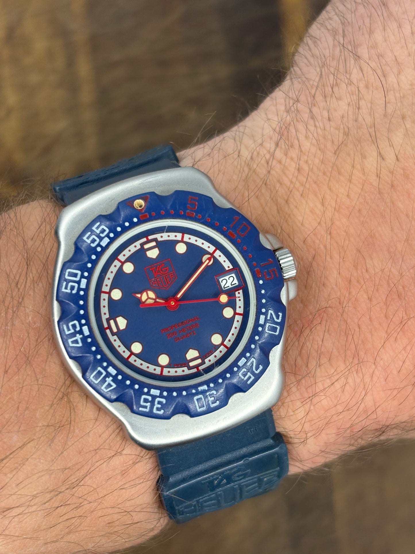 TAG Heuer Formula 1 Professional 200m Quartz - Blue/Red Diver (Ref. 380.513)