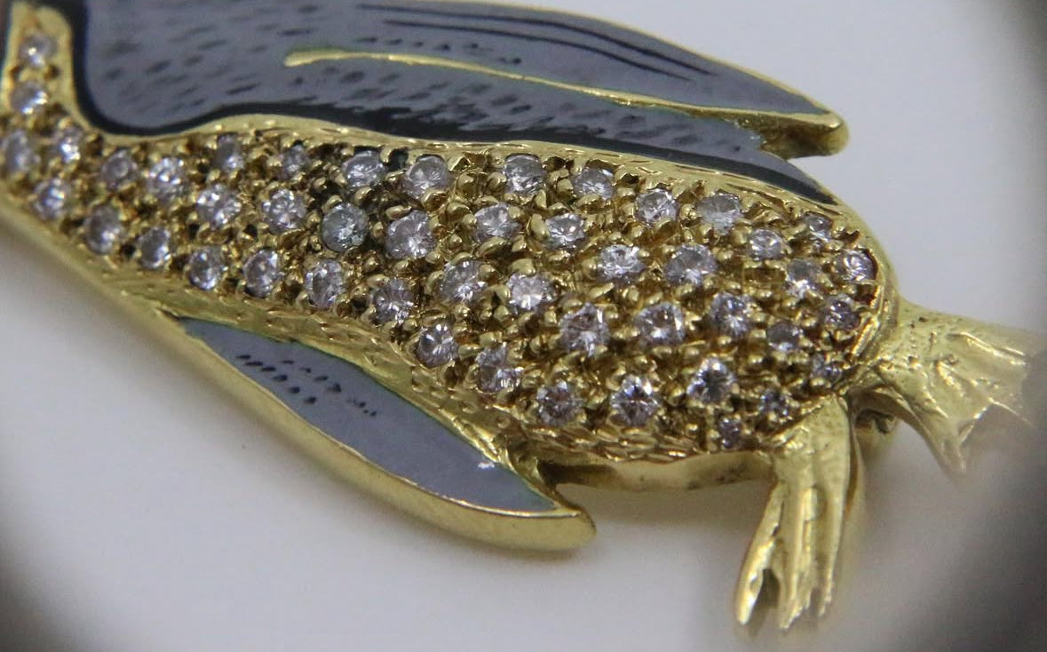 Pair of Penguins in 18k Gold hand enamel work and pavé diamond set