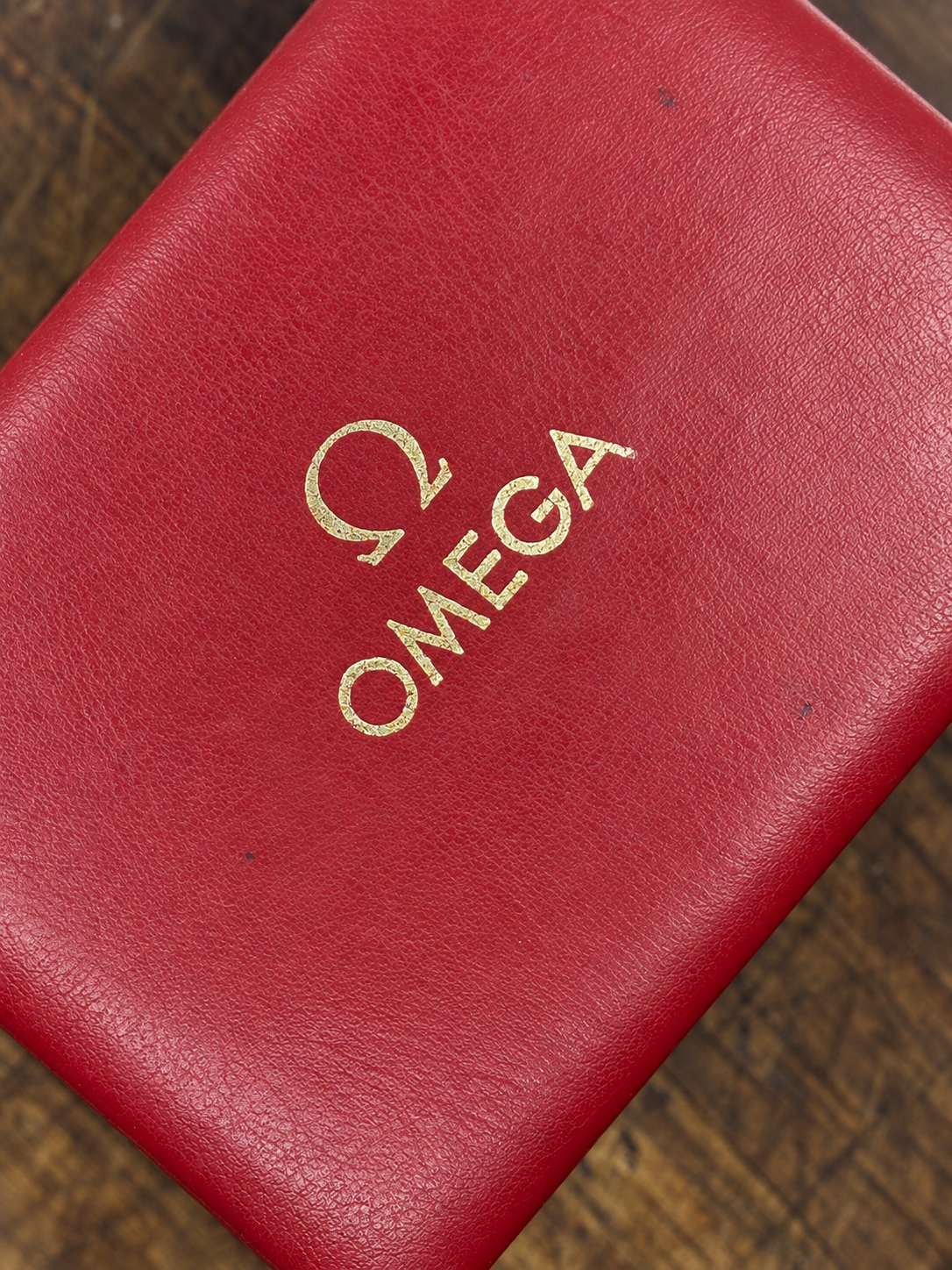 Vintage Omega De Ville Quartz Watch – Gold-Tone Octagonal Case – Champagne Dial – Integrated Gold-Tone Bracelet