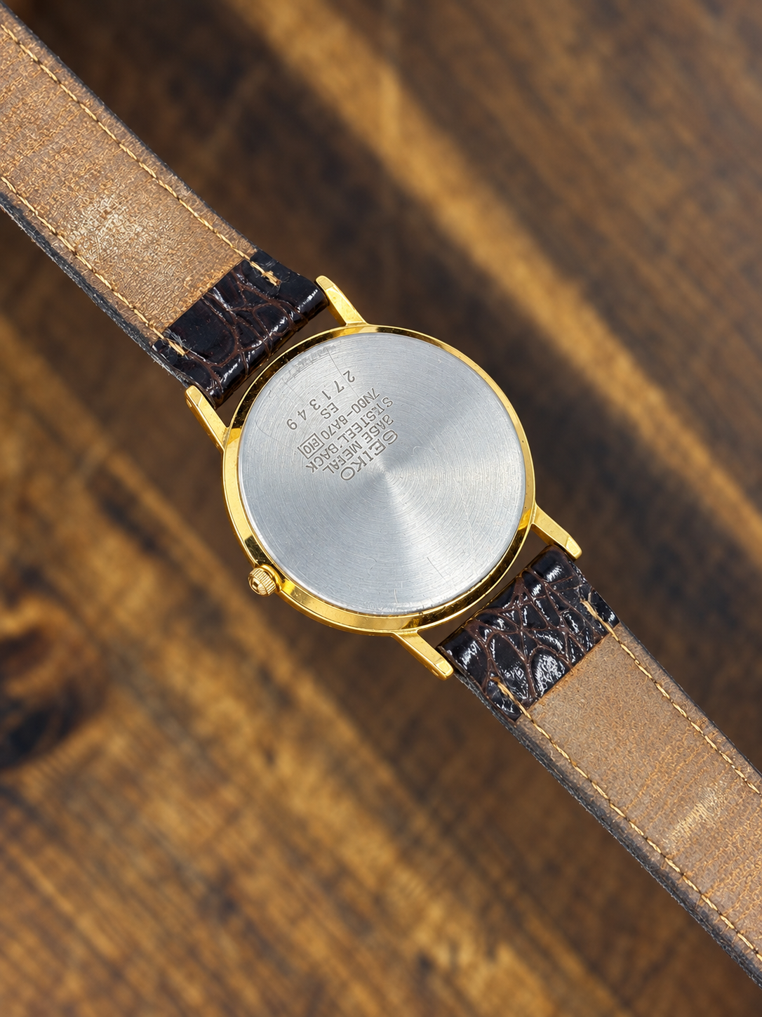 Vintage Seiko Quartz Gold-Tone Round Dress Watch – Champagne Dial – Black Crocodile-Pattern Leather Strap